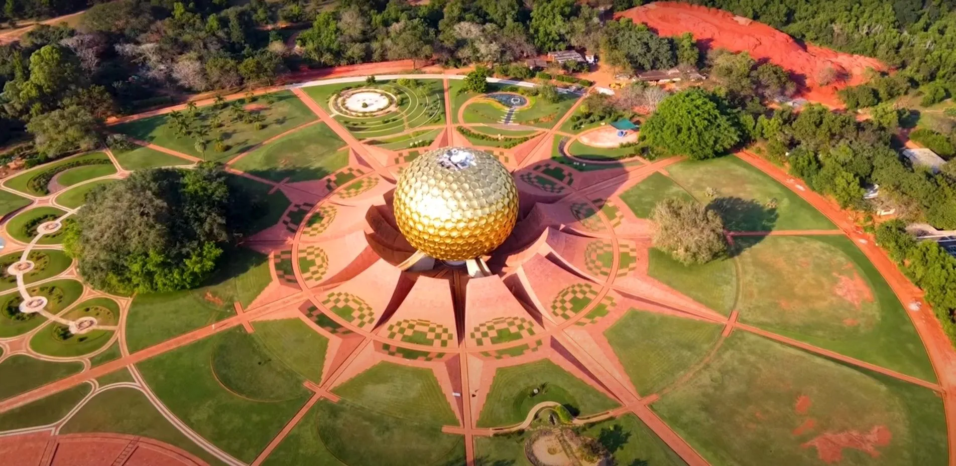Matrimandir, Auroville